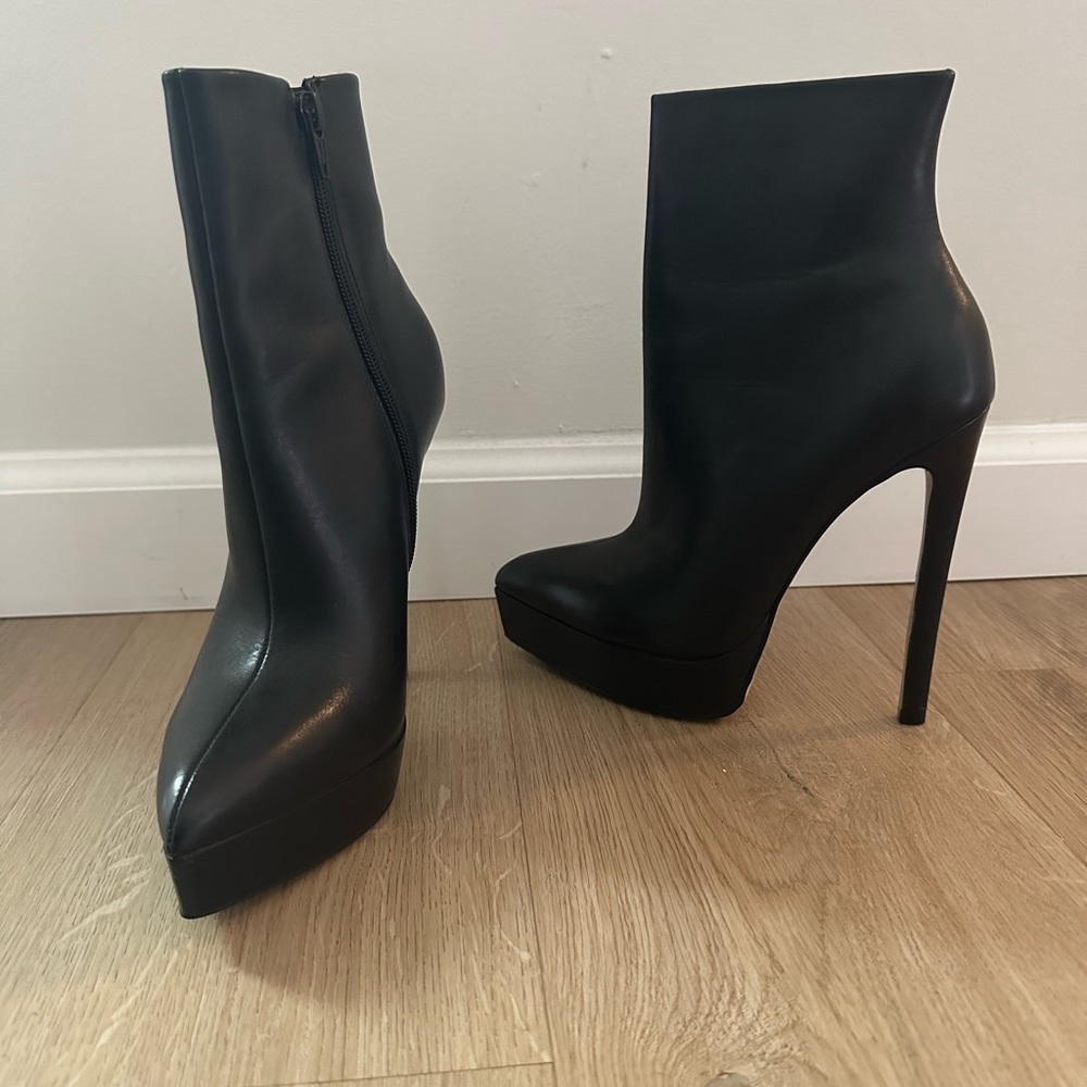 Steve Madden booties